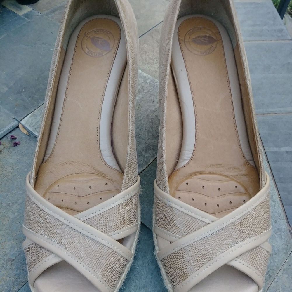 Nurture Anotonia espadrille wedges